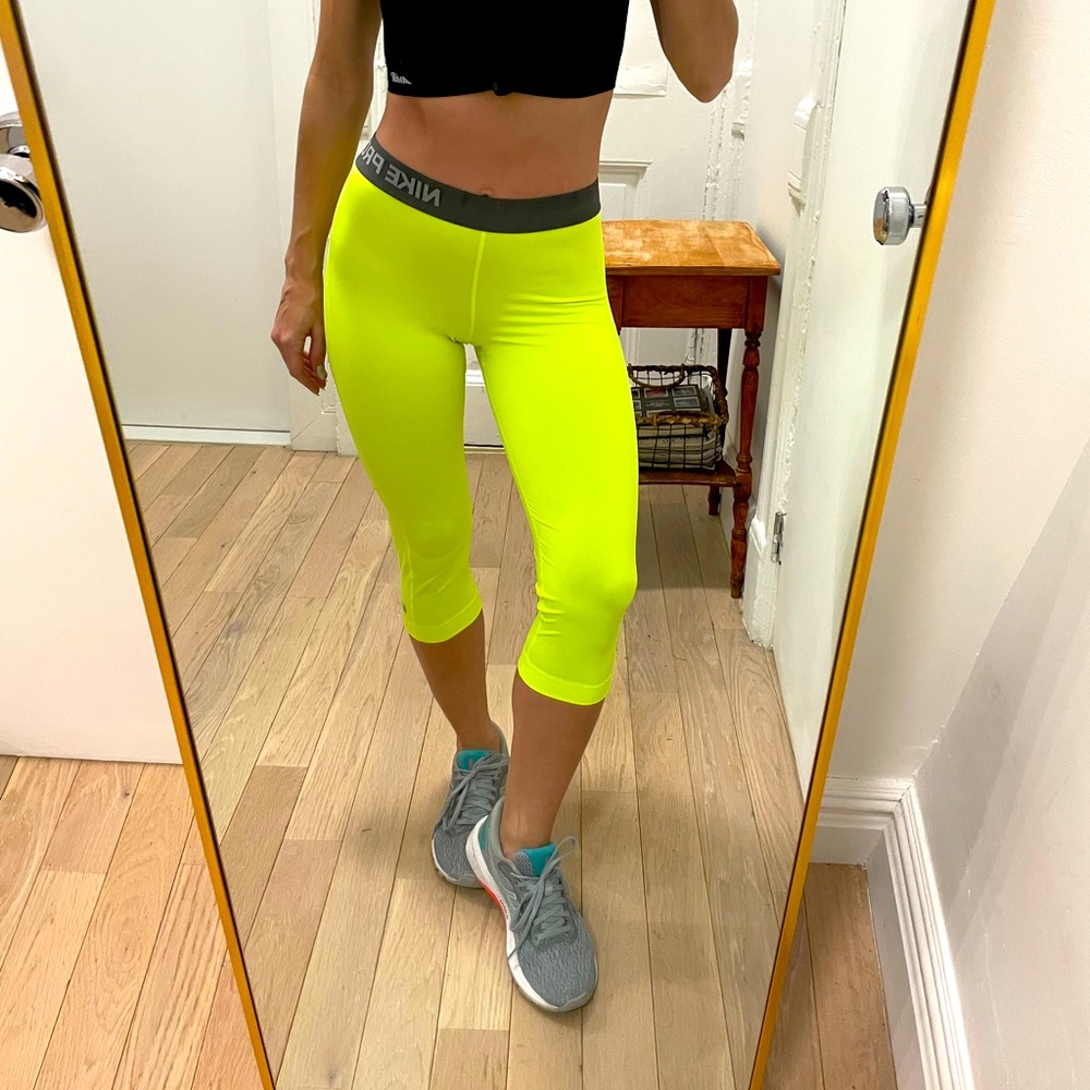 Nike Dri-FIT Neon Green Crop Leggings - Small